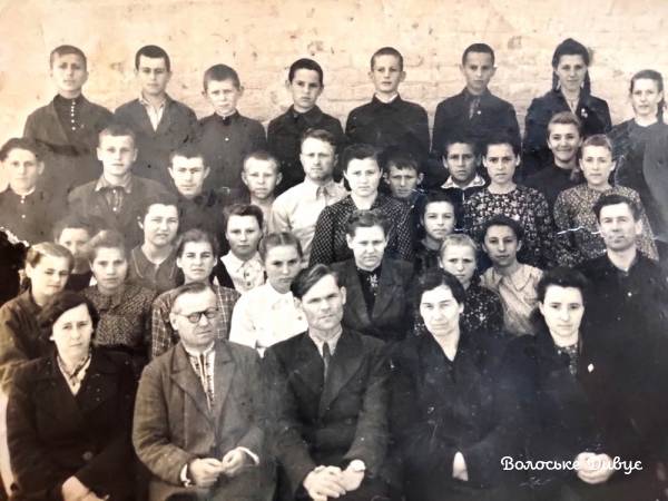 Учні 7-А кл. Волоської середньої школи, 1952 рік